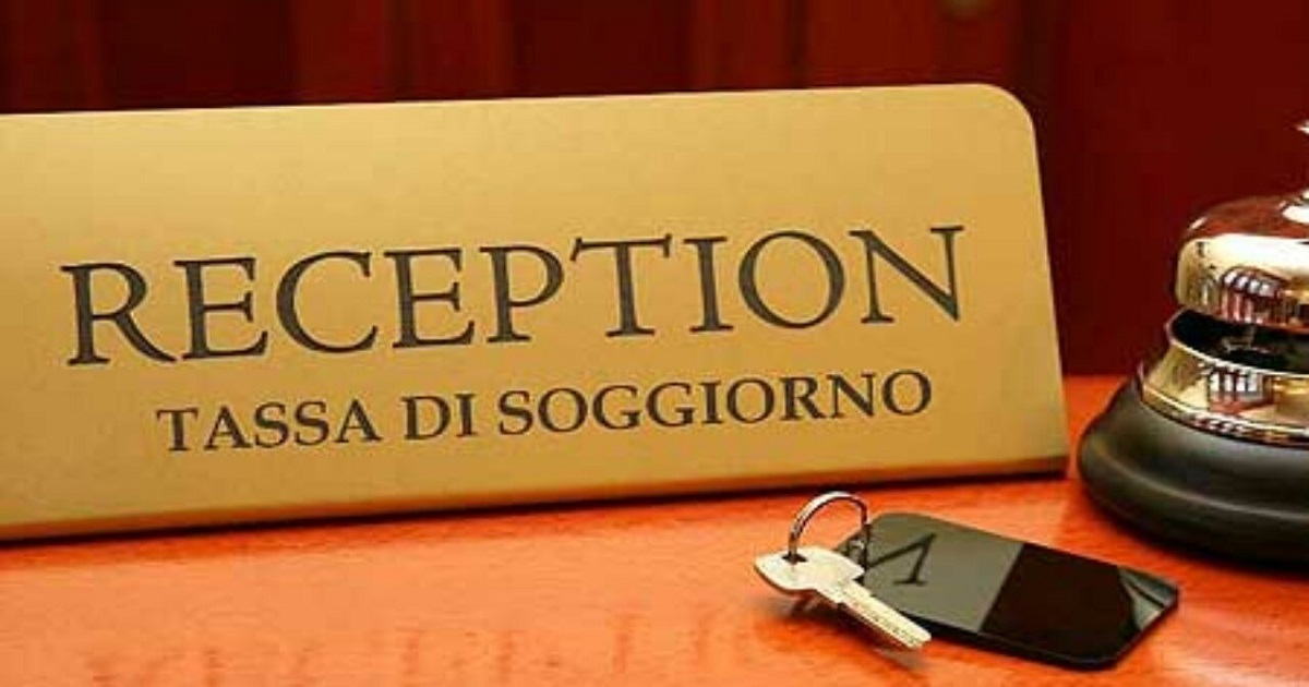 “non luogo a procedere” per tutti gli albergatori di Taormina indagati per non aver versato al Comune la tassa sui pernottamenti riscossa