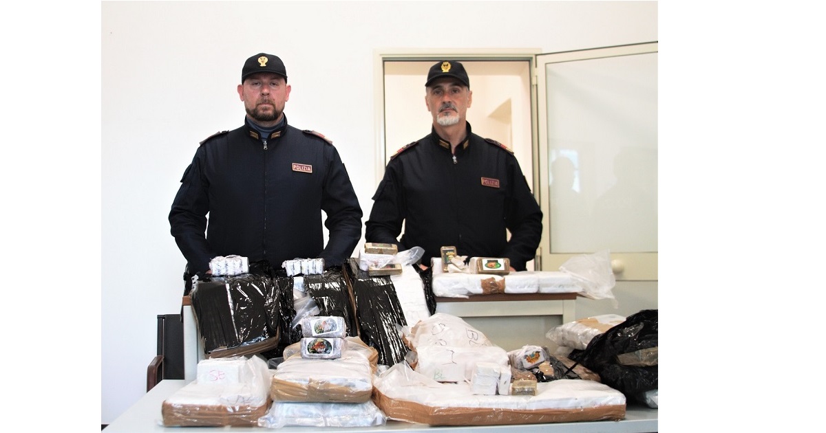 La Polizia di Stato di Palermo, ha tratto in arresto un 32enne incensurato trovato in possesso di circa 70 kg di sostanza stupefacente